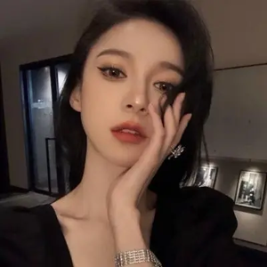 乌克兰18嫩白美女裸交
